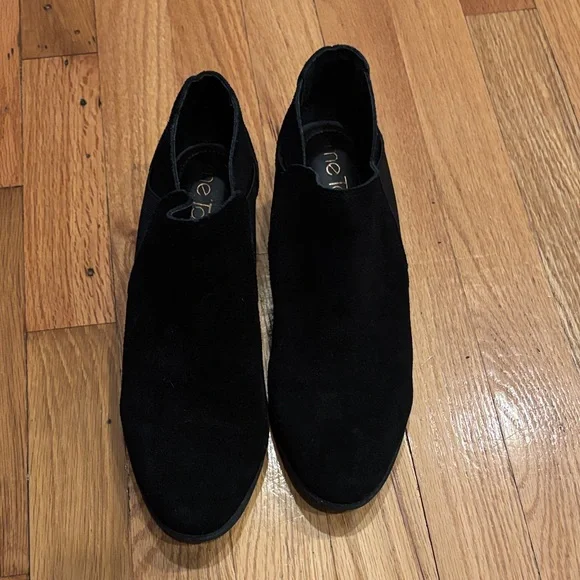 Me Too Black Ankle Booties - Picture 3 of 8